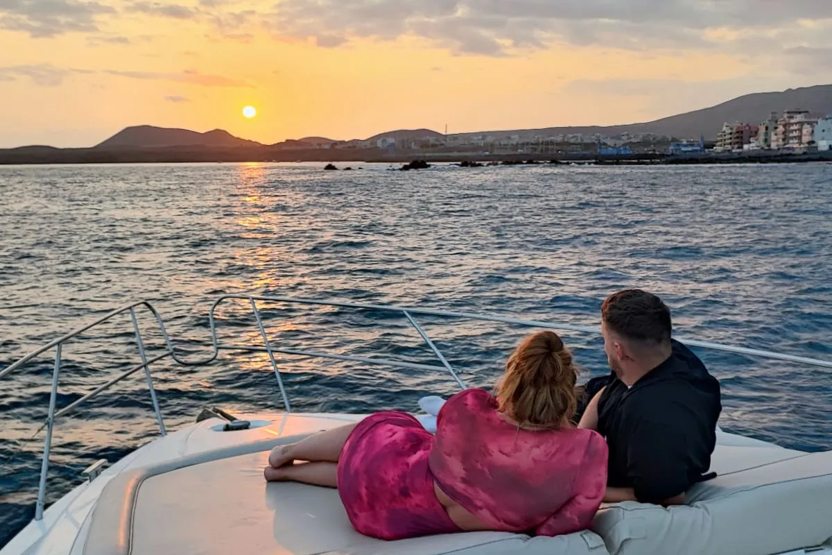 Croisière privée en yacht au coucher du soleil avec baleines à Tenerife