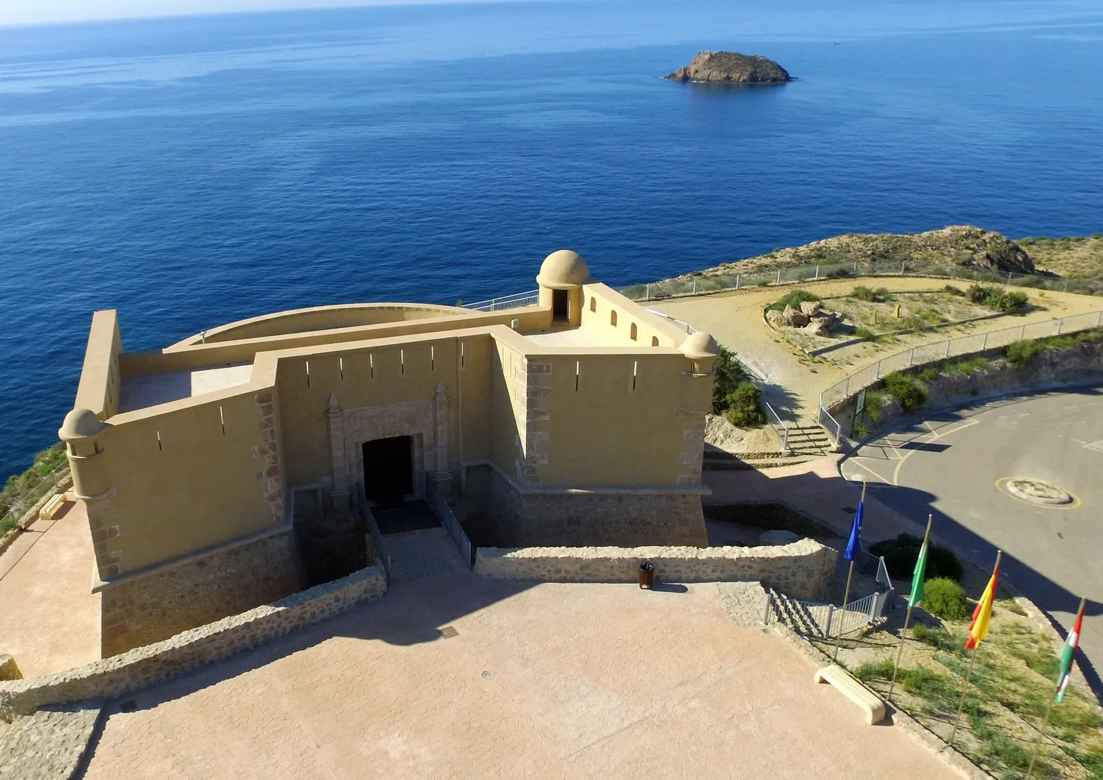 Jewels of Pulpí: olive mill with EVOO tasting, castle and Giant Geode