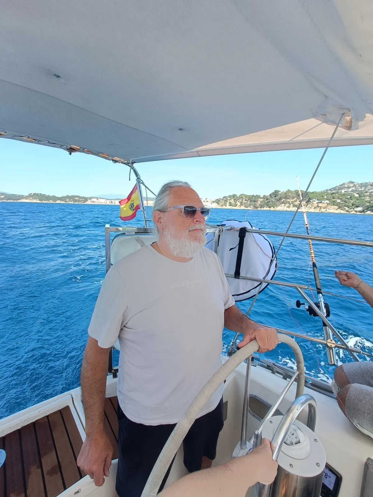 Velero Oceanis Clipper 423 por la Costa Brava