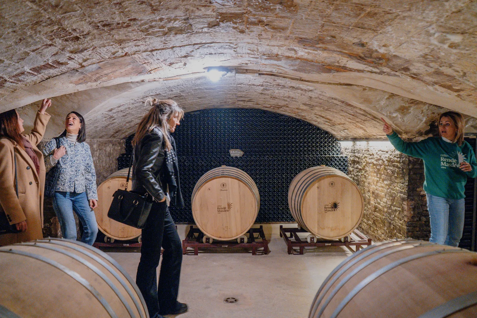 Visita a la bodega y cata guiada de 4 vinos
